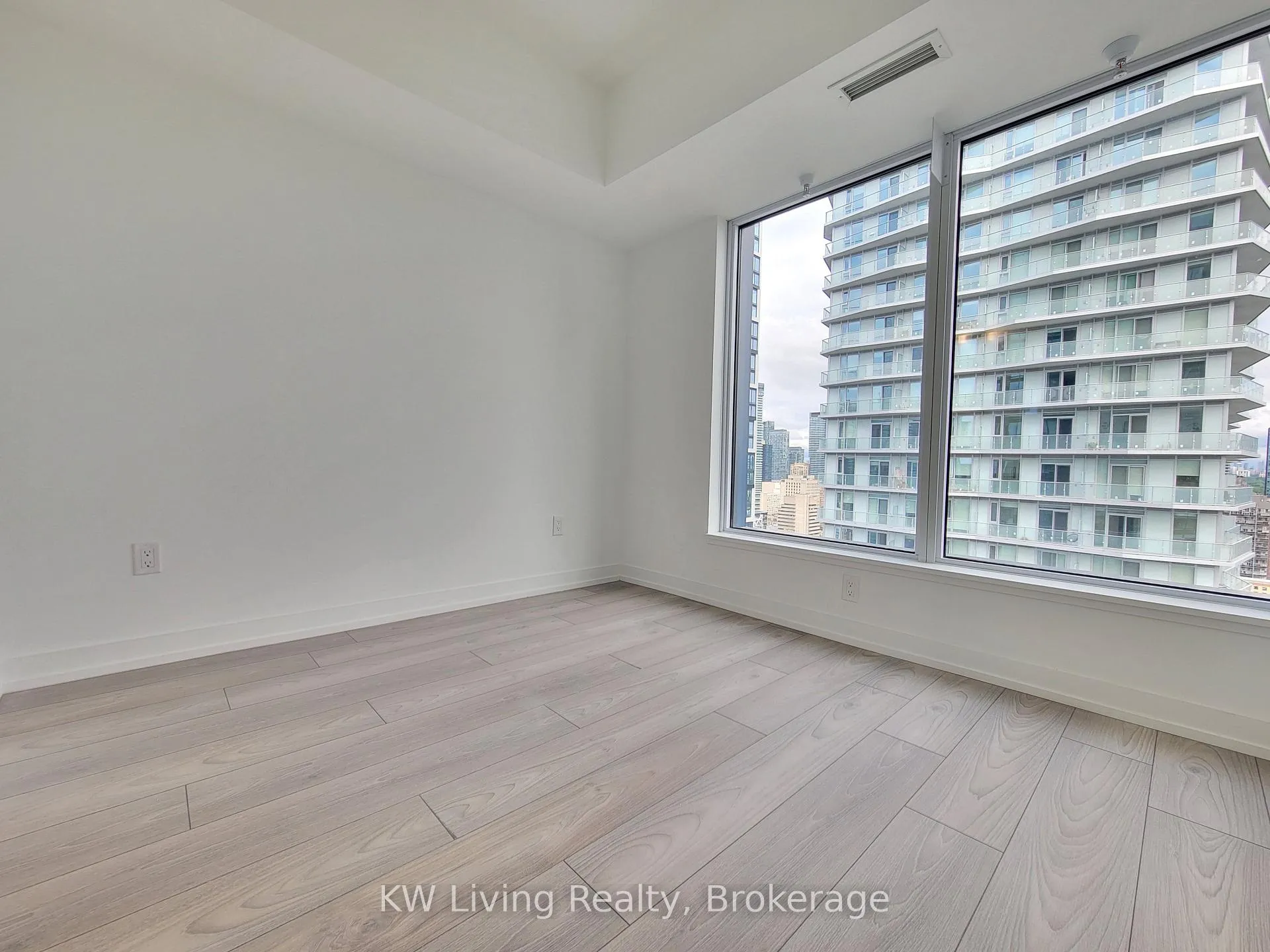 Photo 7 of Unit 3617, 82 Dalhousie Street, Toronto, Church-Yonge Corridor — HOMEH