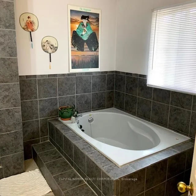 Photo 12 of 39 Timpson Drive, Aurora, Aurora Highlands — HOMEH
