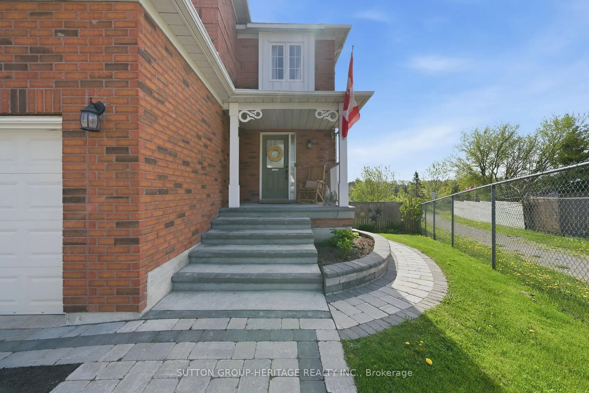 Photo 4 of 49 Bridges Drive, Clarington, Newcastle — HOMEH