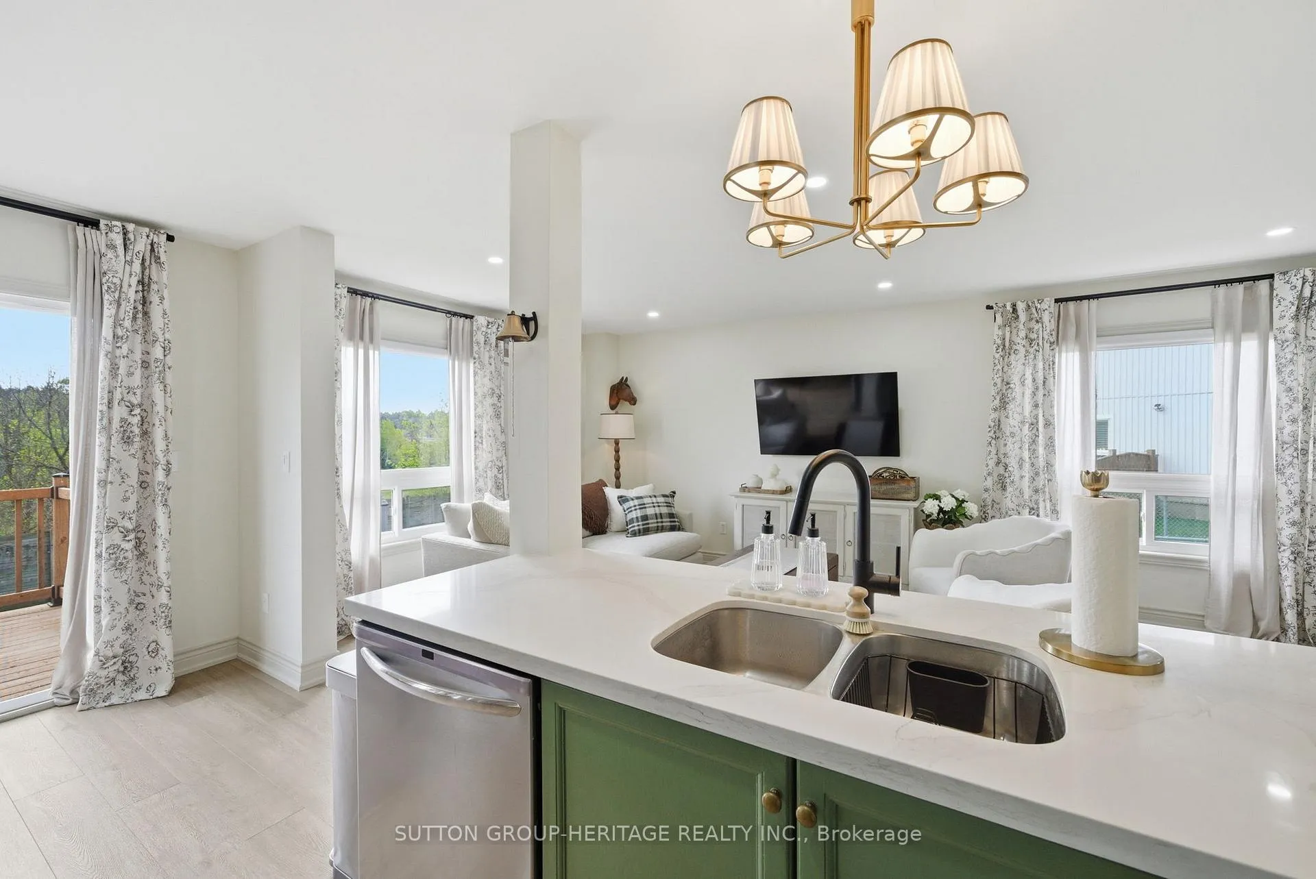 Photo 16 of 49 Bridges Drive, Clarington, Newcastle — HOMEH