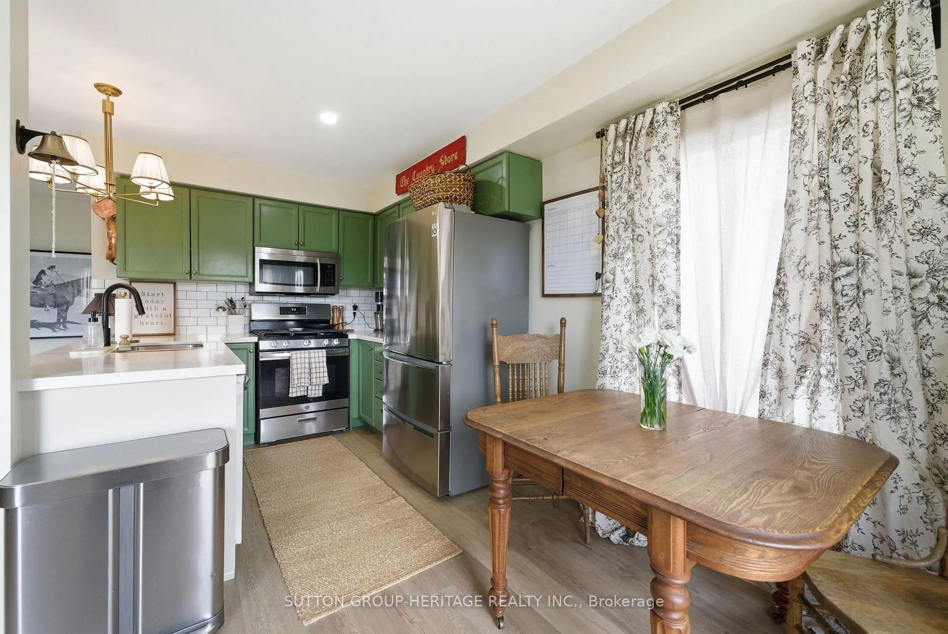 Photo 18 of 49 Bridges Drive, Clarington, Newcastle — HOMEH