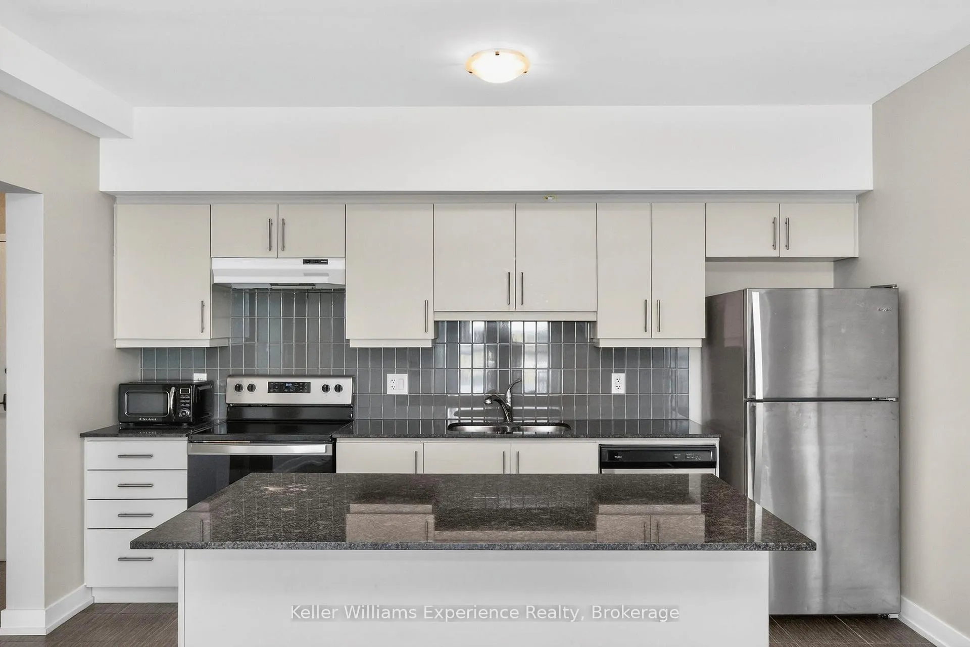 Photo 11 of Unit 216, 4 Spice Way, Barrie, Rural Barrie Southeast — HOMEH