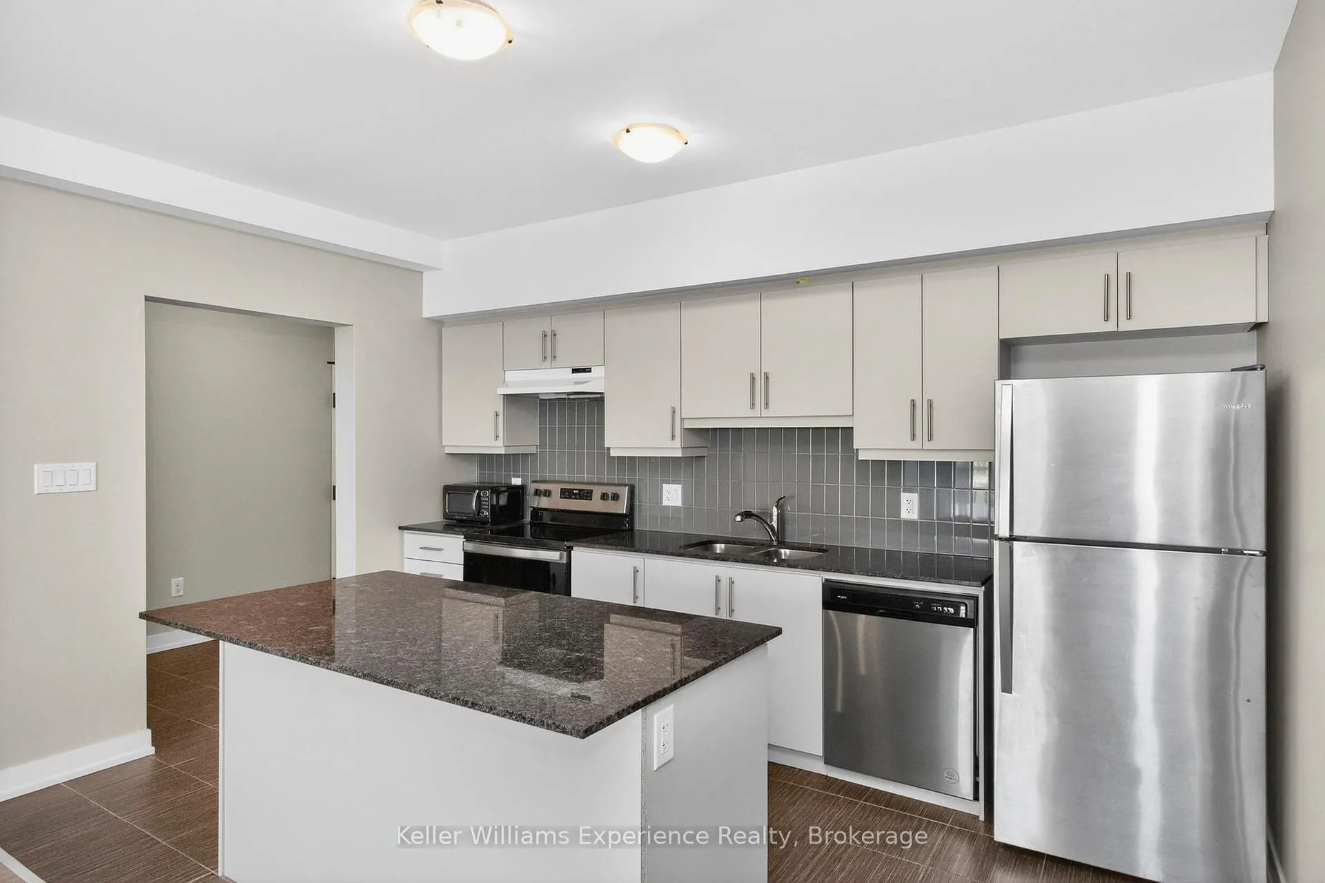 Photo 12 of Unit 216, 4 Spice Way, Barrie, Rural Barrie Southeast — HOMEH
