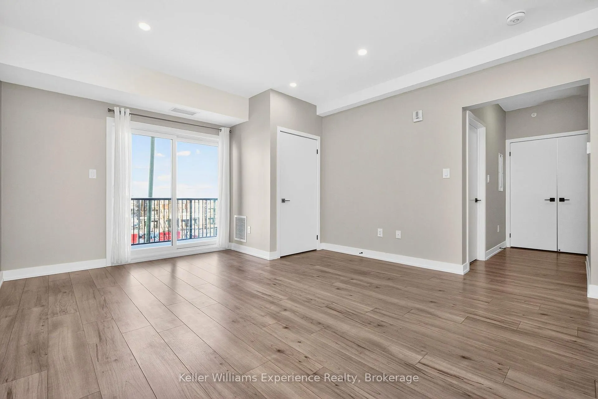 Photo 17 of Unit 216, 4 Spice Way, Barrie, Rural Barrie Southeast — HOMEH
