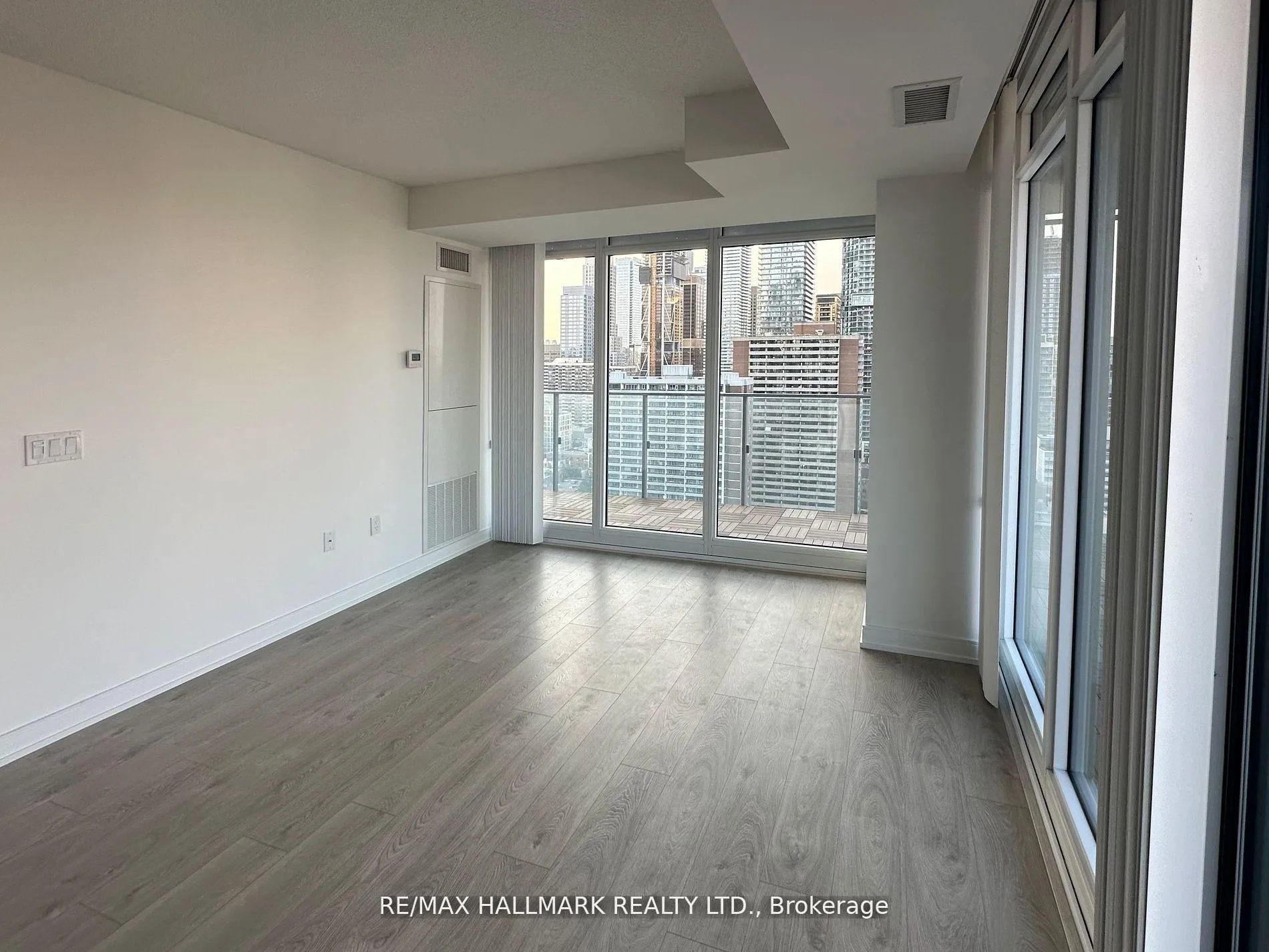 Photo 6 of Unit 2904, 50 Wellesley Street E, Toronto, Church-Yonge Corridor — HOMEH