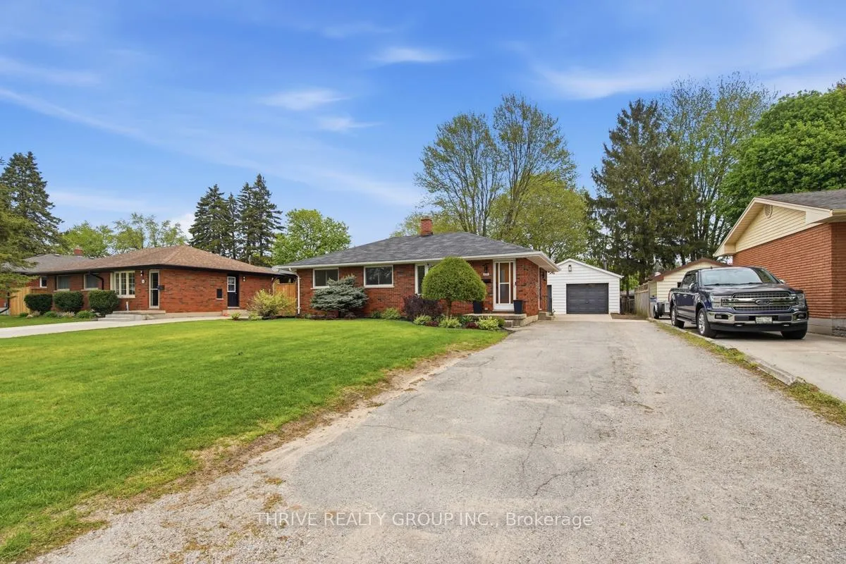 Photo 2 of 329 Strathroyal Avenue, Strathroy-Caradoc, NW — HOMEH