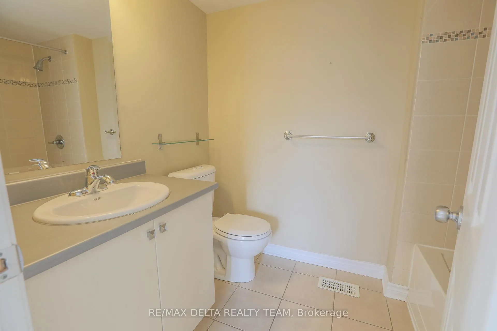Photo 12 of Unit 8, 2230 Tenth Line Road, Ottawa, Avalon West — HOMEH