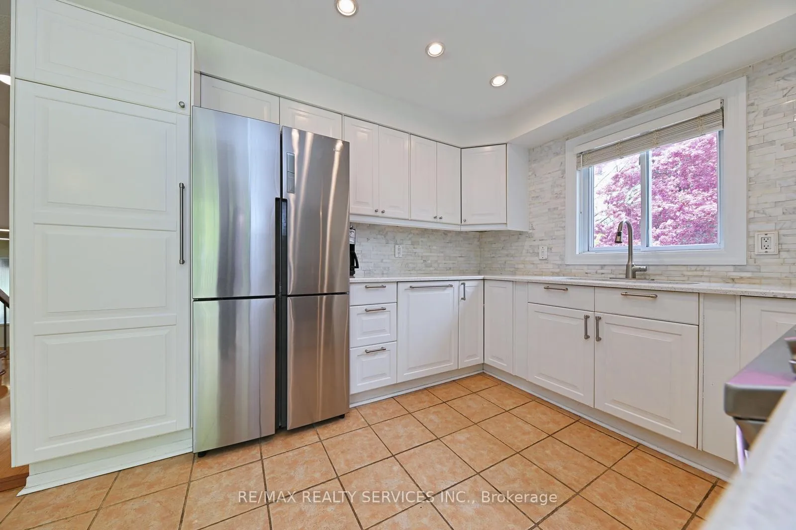Photo 10 of 65 Massey Street, Brampton, Central Park — HOMEH