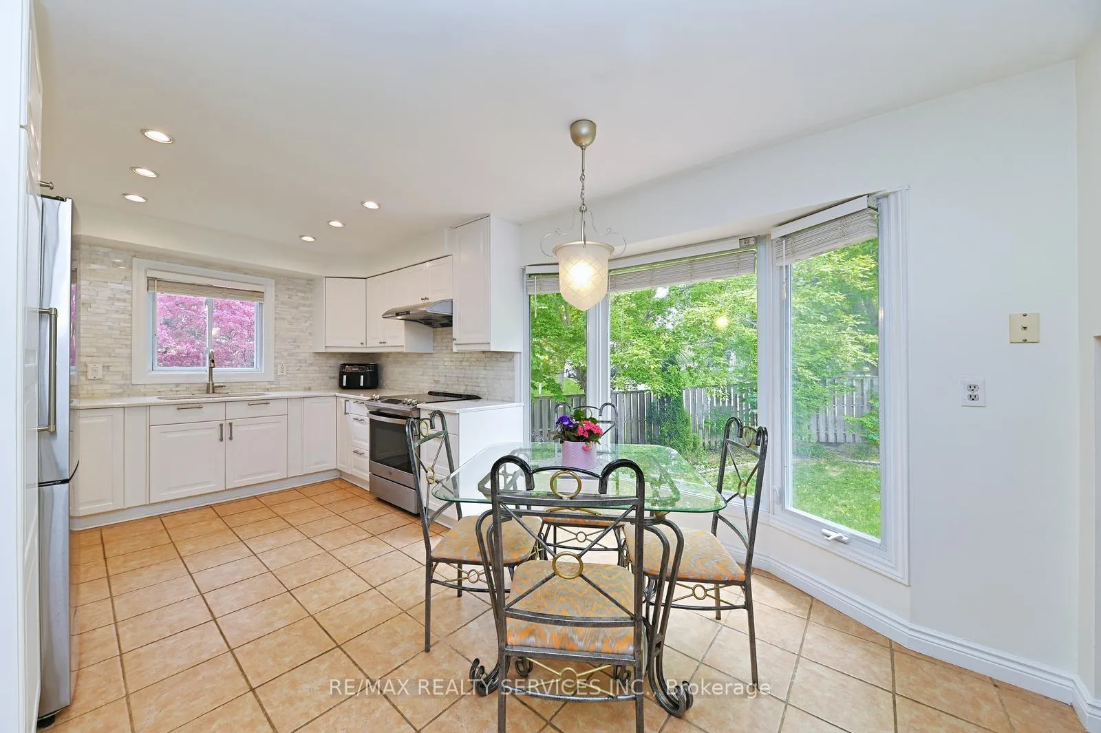 Photo 13 of 65 Massey Street, Brampton, Central Park — HOMEH
