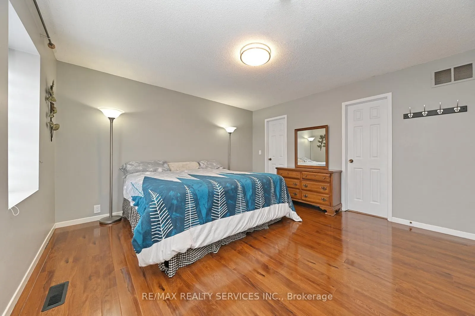 Photo 19 of 65 Massey Street, Brampton, Central Park — HOMEH