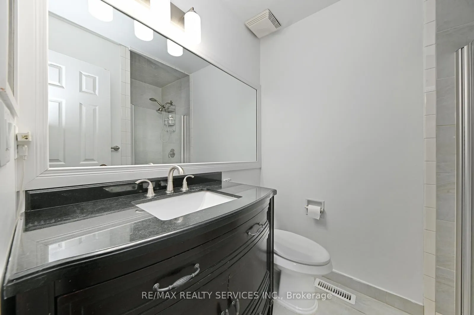 Photo 20 of 65 Massey Street, Brampton, Central Park — HOMEH