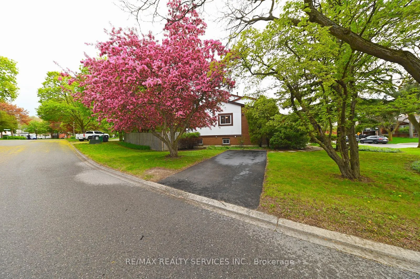 Photo 32 of 65 Massey Street, Brampton, Central Park — HOMEH