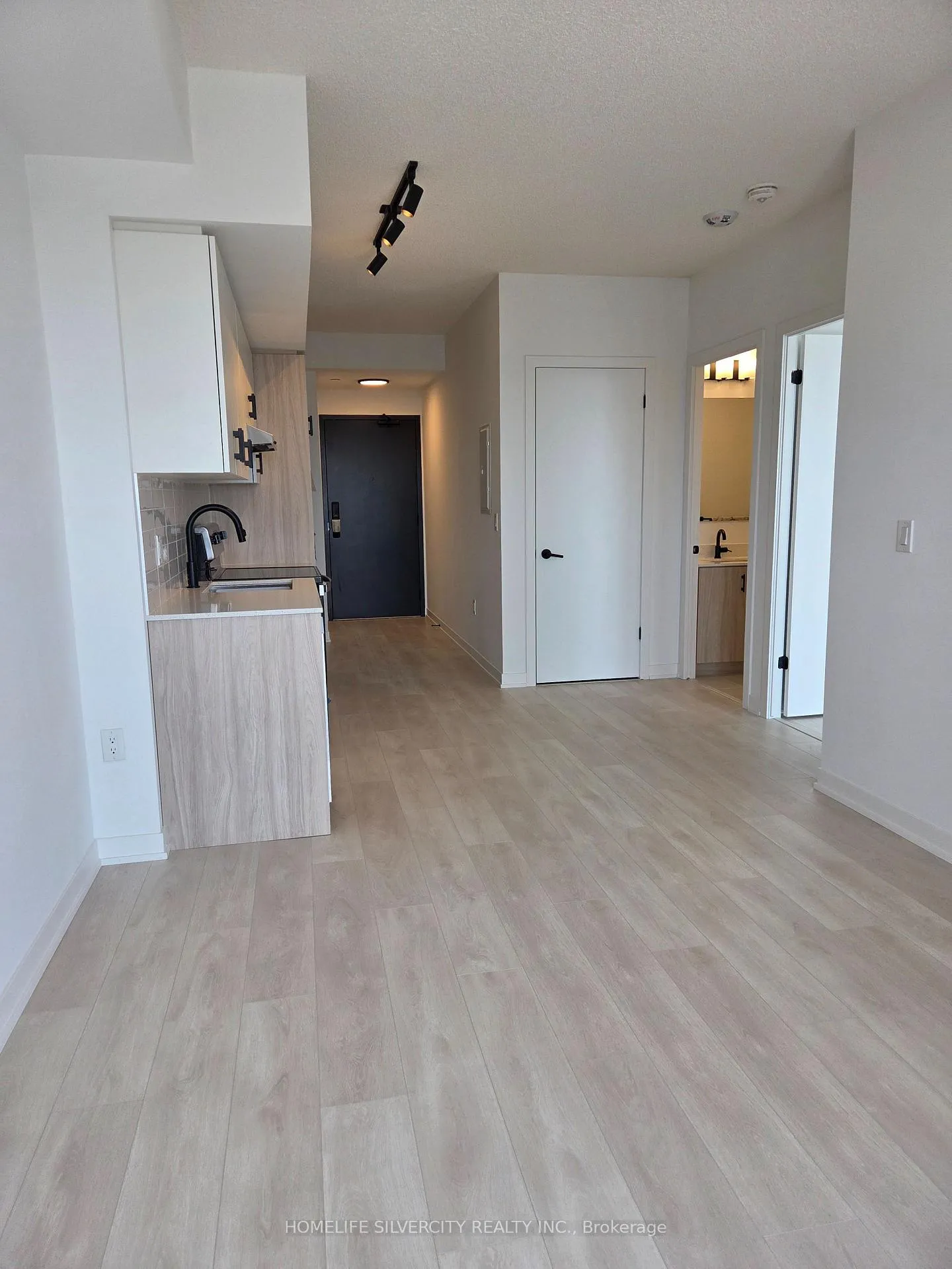 Photo 3 of Unit C601, 4878 Powers Common, Burlington, Alton — HOMEH
