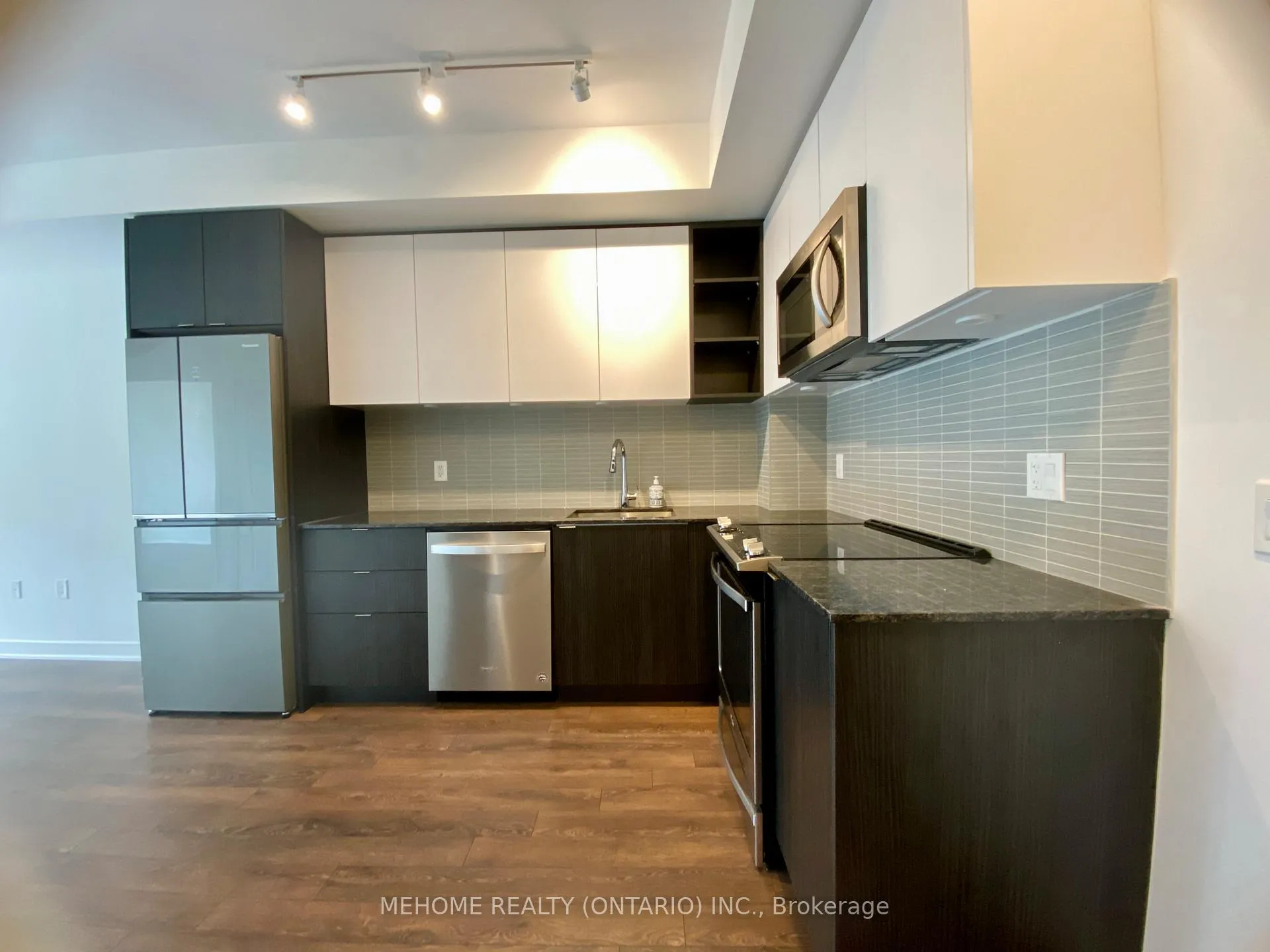 Photo 2 of Unit 710, 100 Eagle Rock Way, Vaughan, Rural Vaughan — HOMEH