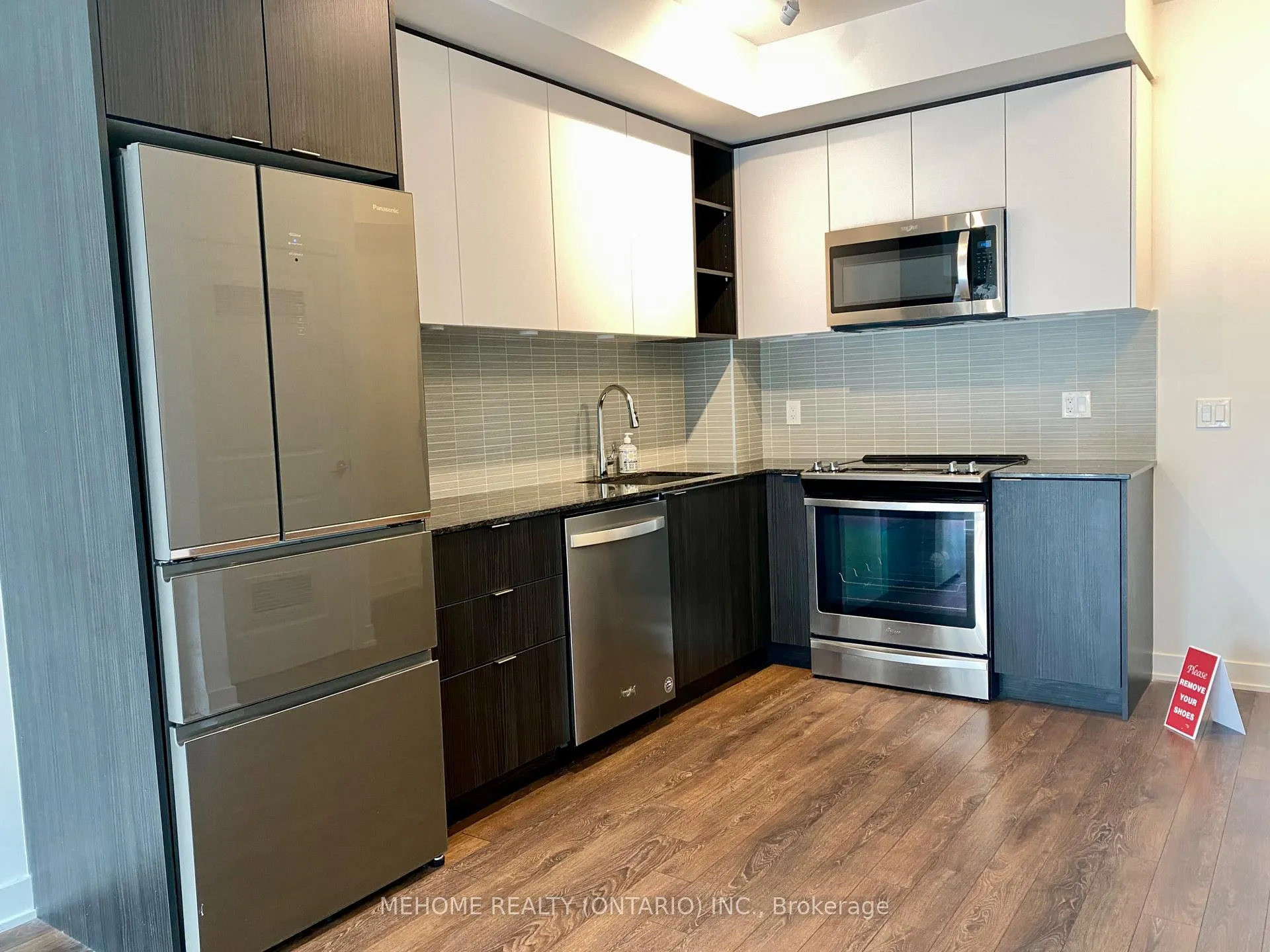 Photo 3 of Unit 710, 100 Eagle Rock Way, Vaughan, Rural Vaughan — HOMEH