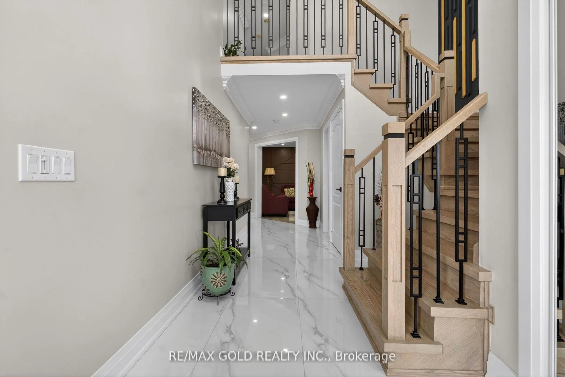 Photo 4 of 151 Brisdale Drive, Brampton, Fletcher's Meadow — HOMEH
