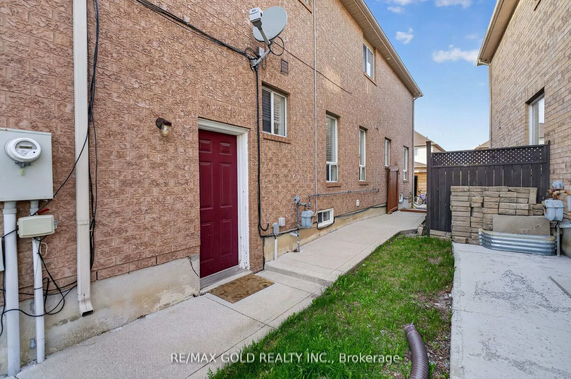 Photo 45 of 151 Brisdale Drive, Brampton, Fletcher's Meadow — HOMEH