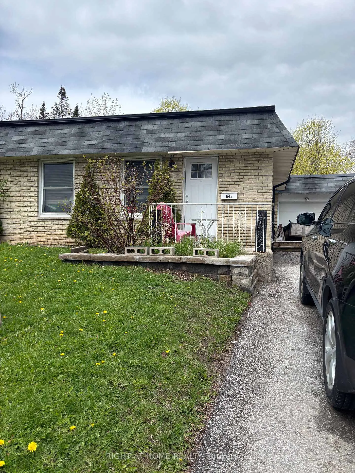 Photo 1 of Unit 2, 64 Daphne -Lower Crescent, Barrie, Cundles East — HOMEH