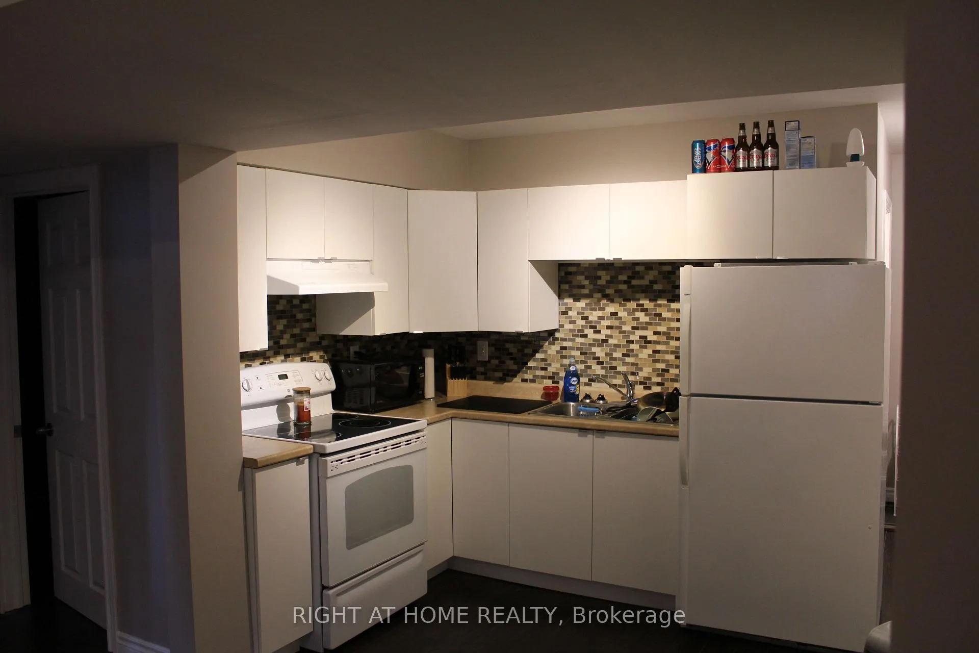 Photo 2 of Unit 2, 64 Daphne -Lower Crescent, Barrie, Cundles East — HOMEH