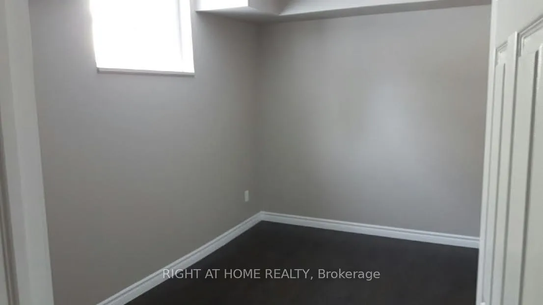 Photo 7 of Unit 2, 64 Daphne -Lower Crescent, Barrie, Cundles East — HOMEH