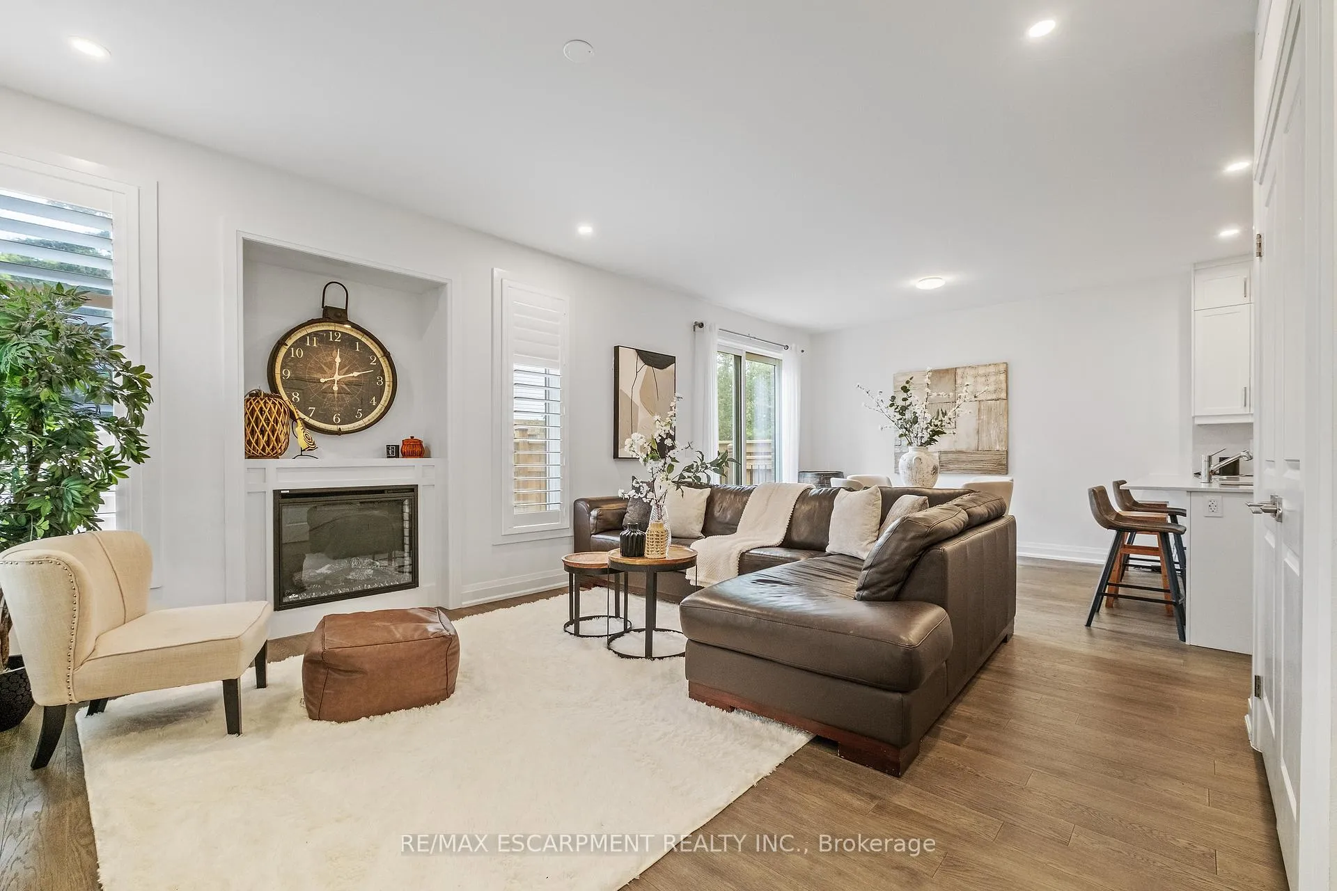 Photo 2 of 3384 Carter Common, Burlington, Headon — HOMEH
