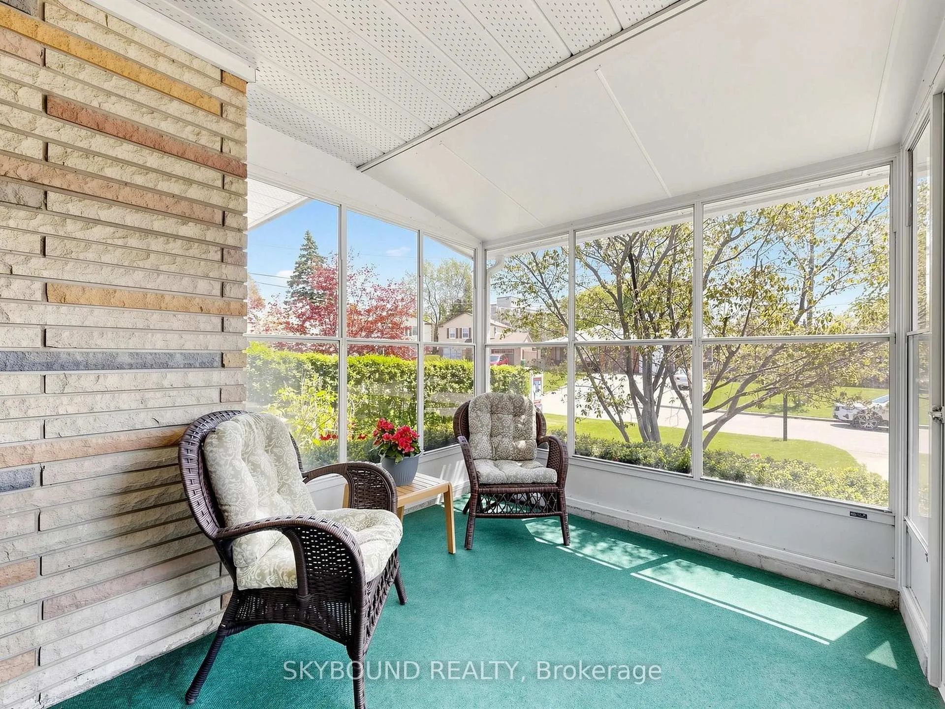 Photo 4 of 22 Friar Tuck Road, Markham, Bullock — HOMEH