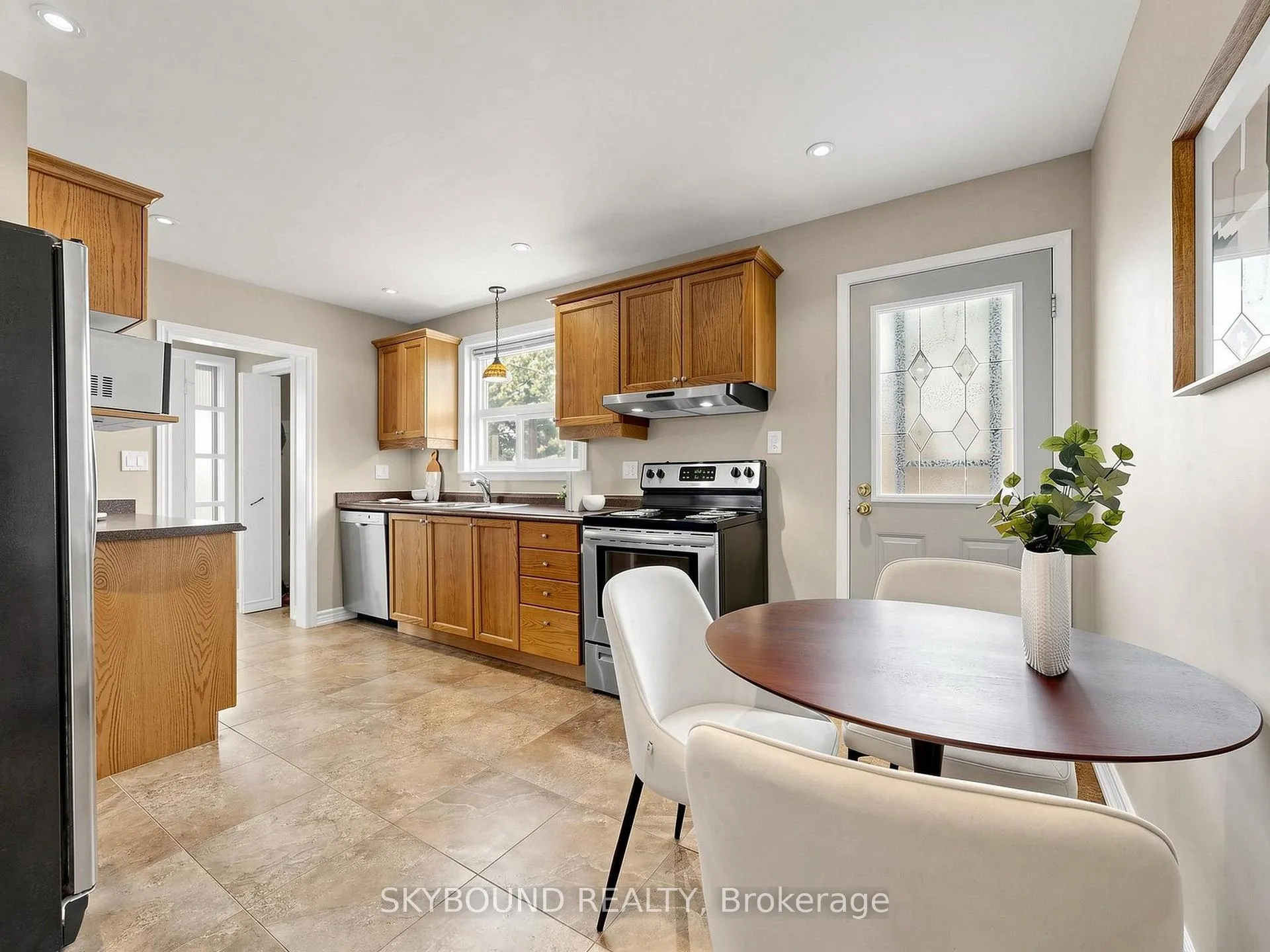 Photo 13 of 22 Friar Tuck Road, Markham, Bullock — HOMEH