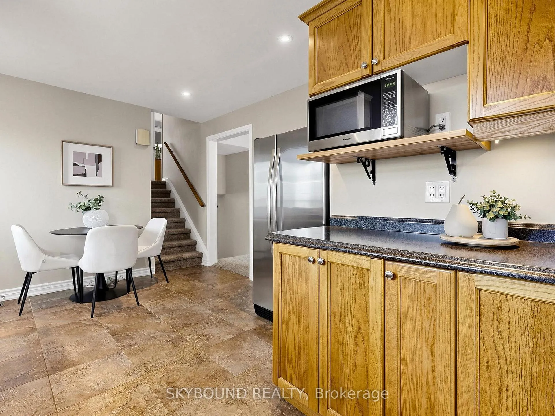 Photo 17 of 22 Friar Tuck Road, Markham, Bullock — HOMEH