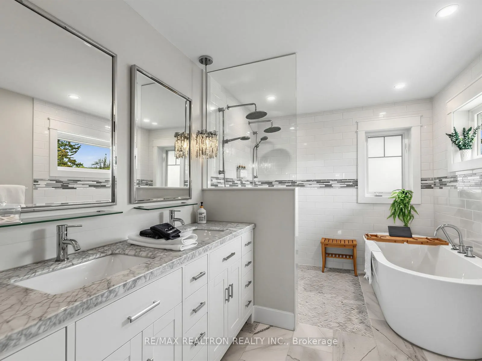 Photo 14 of 115 Clapperton Street, Barrie, Wellington — HOMEH