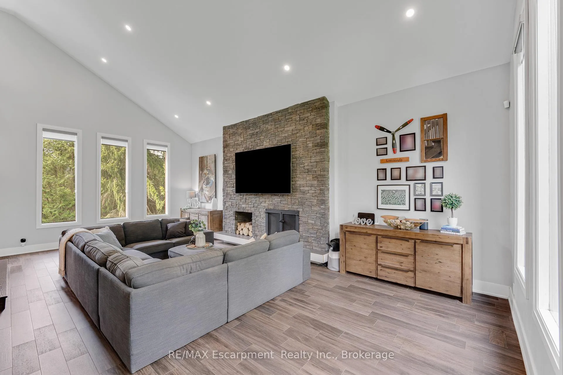 Photo 5 of 2092 Highway 6, Hamilton, Rural Flamborough — HOMEH