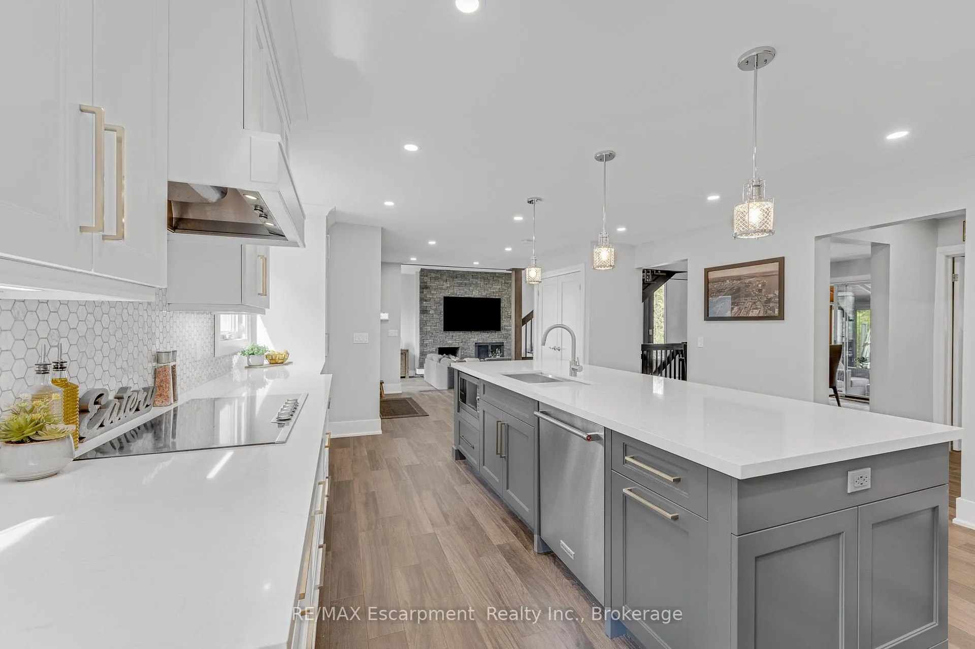 Photo 12 of 2092 Highway 6, Hamilton, Rural Flamborough — HOMEH