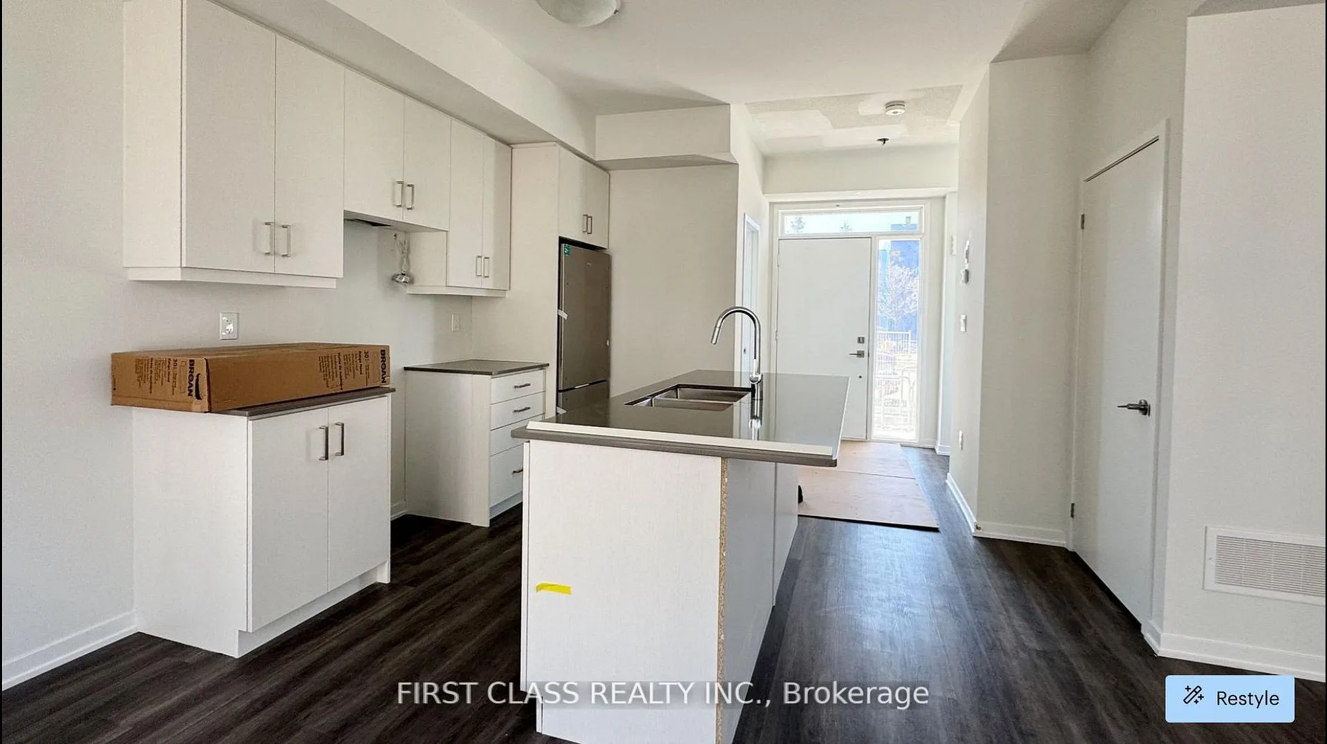 Photo 5 of 19 Mable Smith Way, Vaughan, Vaughan Corporate Centre — HOMEH