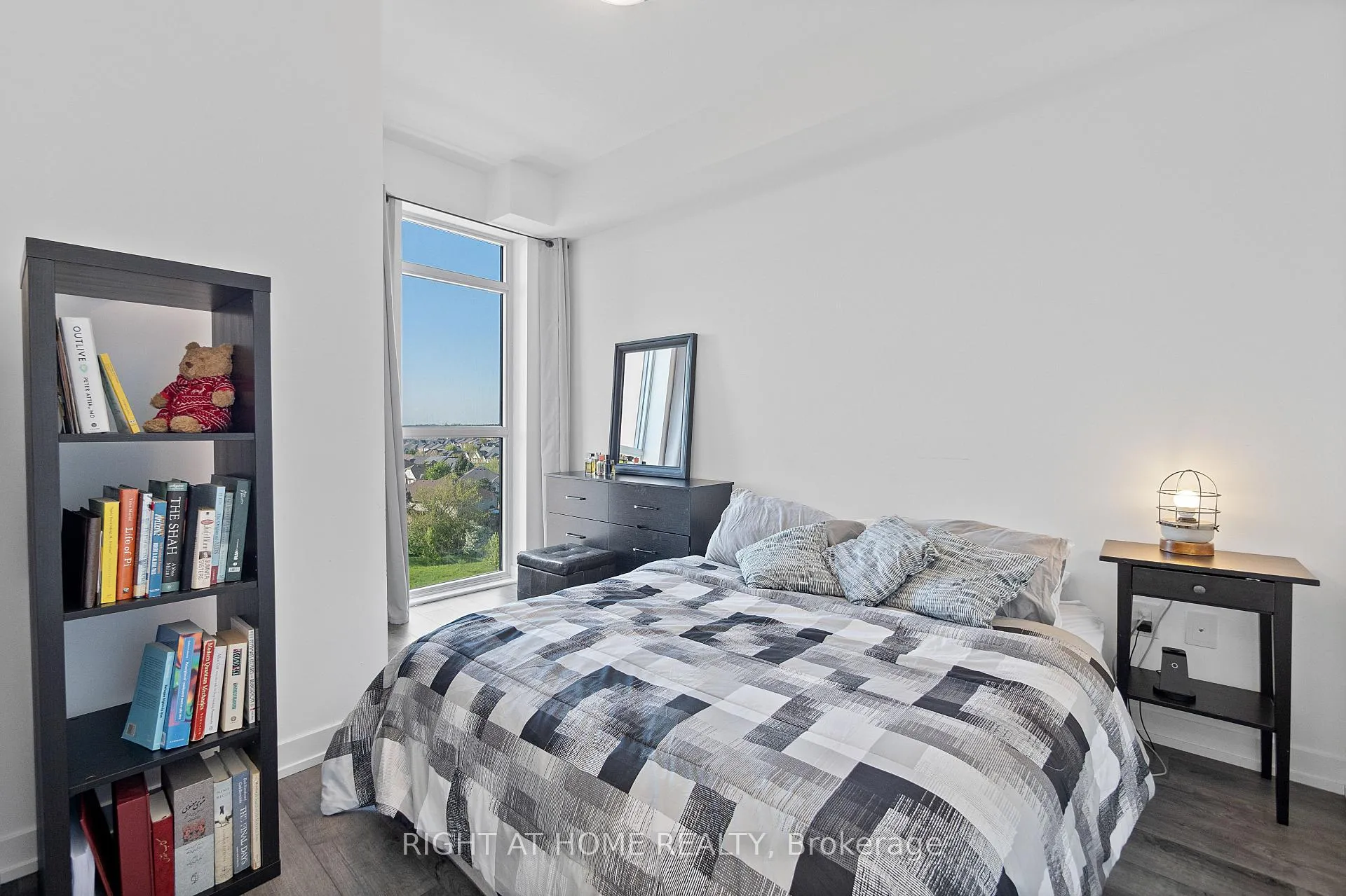 Photo 7 of Unit 804, 450 Dundas Street E, Hamilton, Waterdown — HOMEH