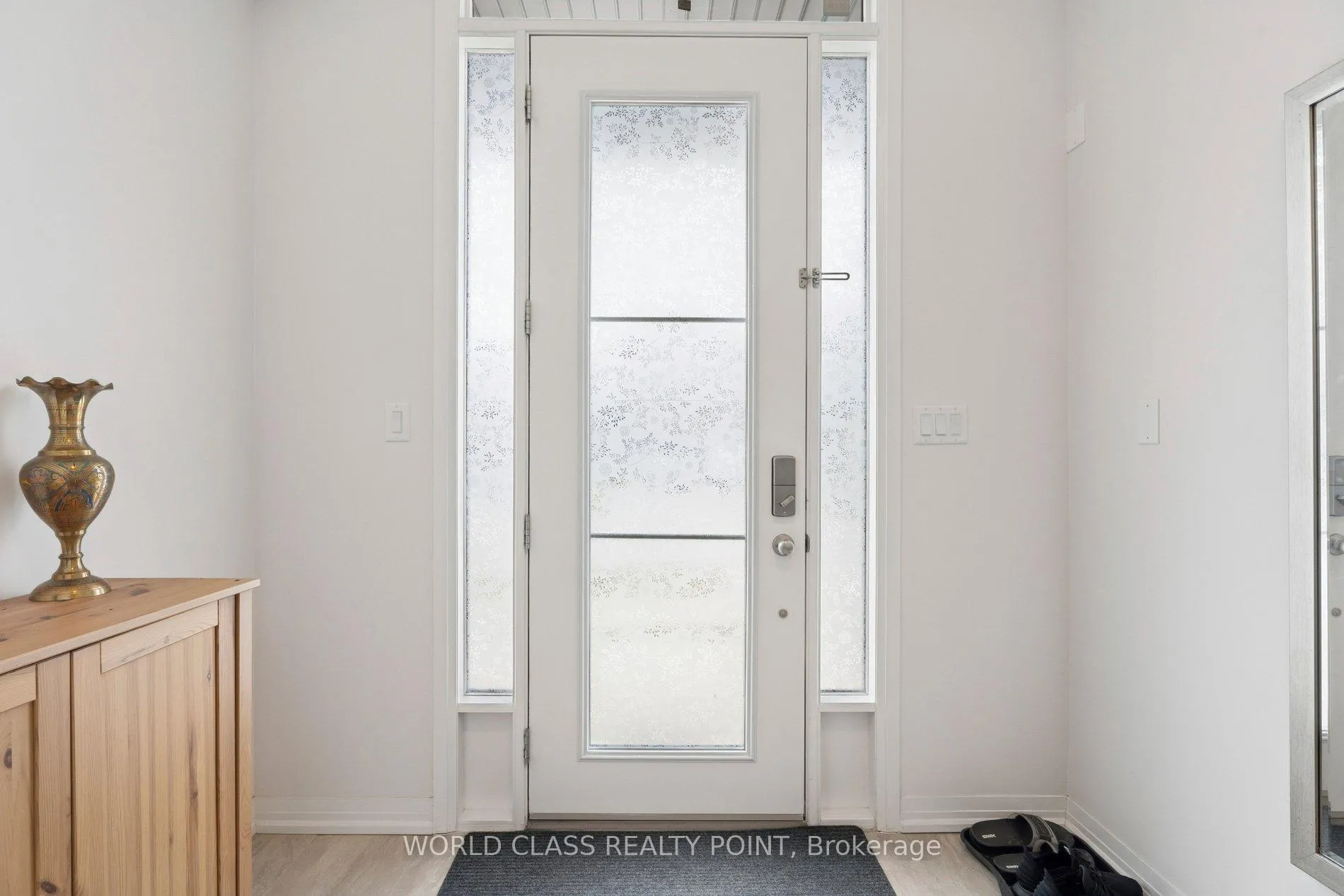 Photo 2 of 4073 Healing Street, Lincoln, Beamsville — HOMEH