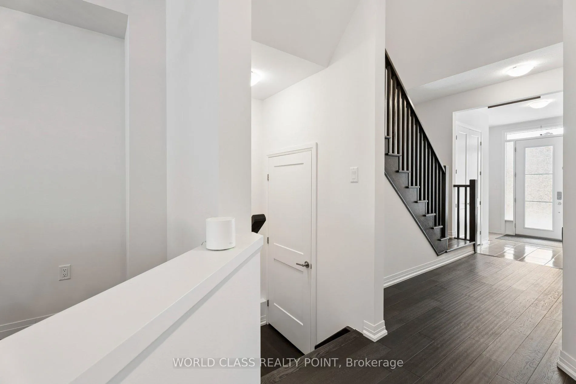 Photo 3 of 4073 Healing Street, Lincoln, Beamsville — HOMEH