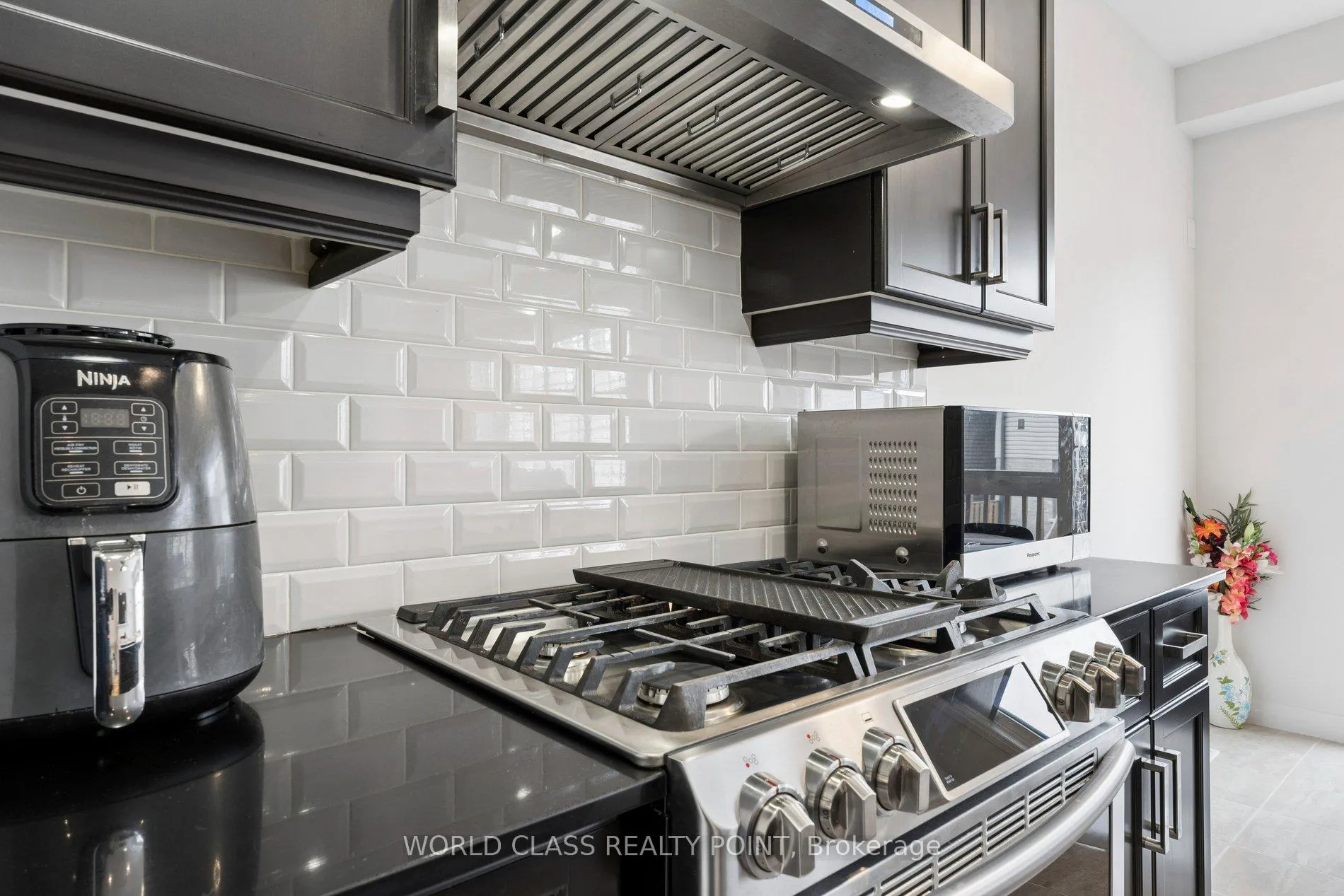 Photo 19 of 4073 Healing Street, Lincoln, Beamsville — HOMEH