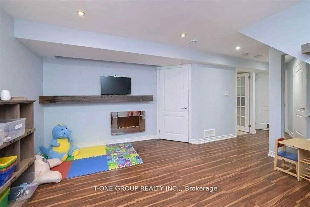 Photo 14 of 4 Brucker Road, Barrie, Holly — HOMEH