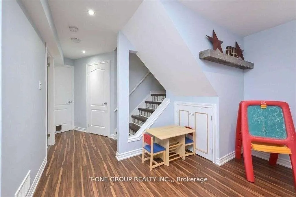 Photo 15 of 4 Brucker Road, Barrie, Holly — HOMEH