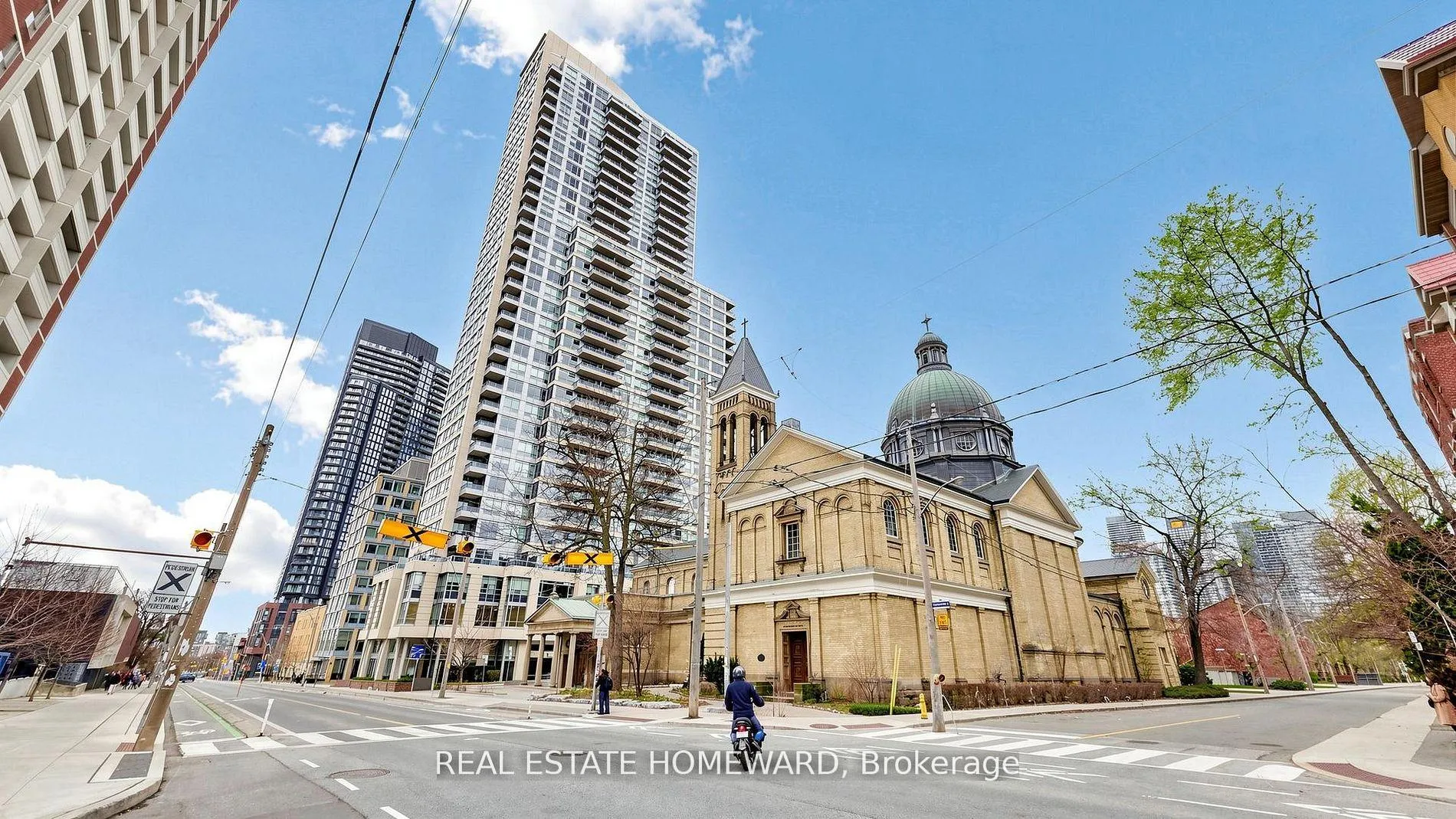Photo 2 of Unit 503, 500 Sherbourne Street, Toronto, North St. James Town — HOMEH
