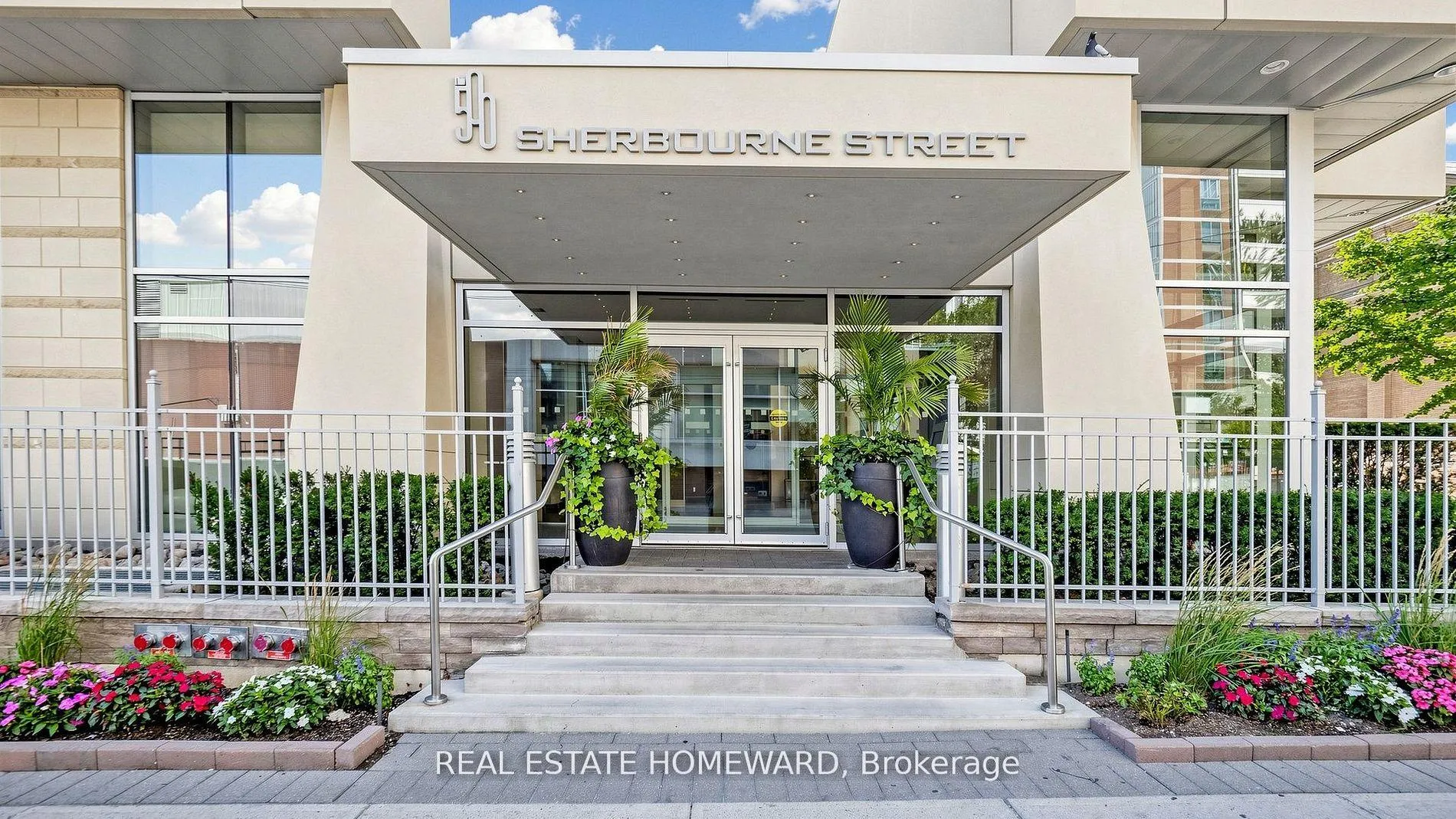 Photo 3 of Unit 503, 500 Sherbourne Street, Toronto, North St. James Town — HOMEH