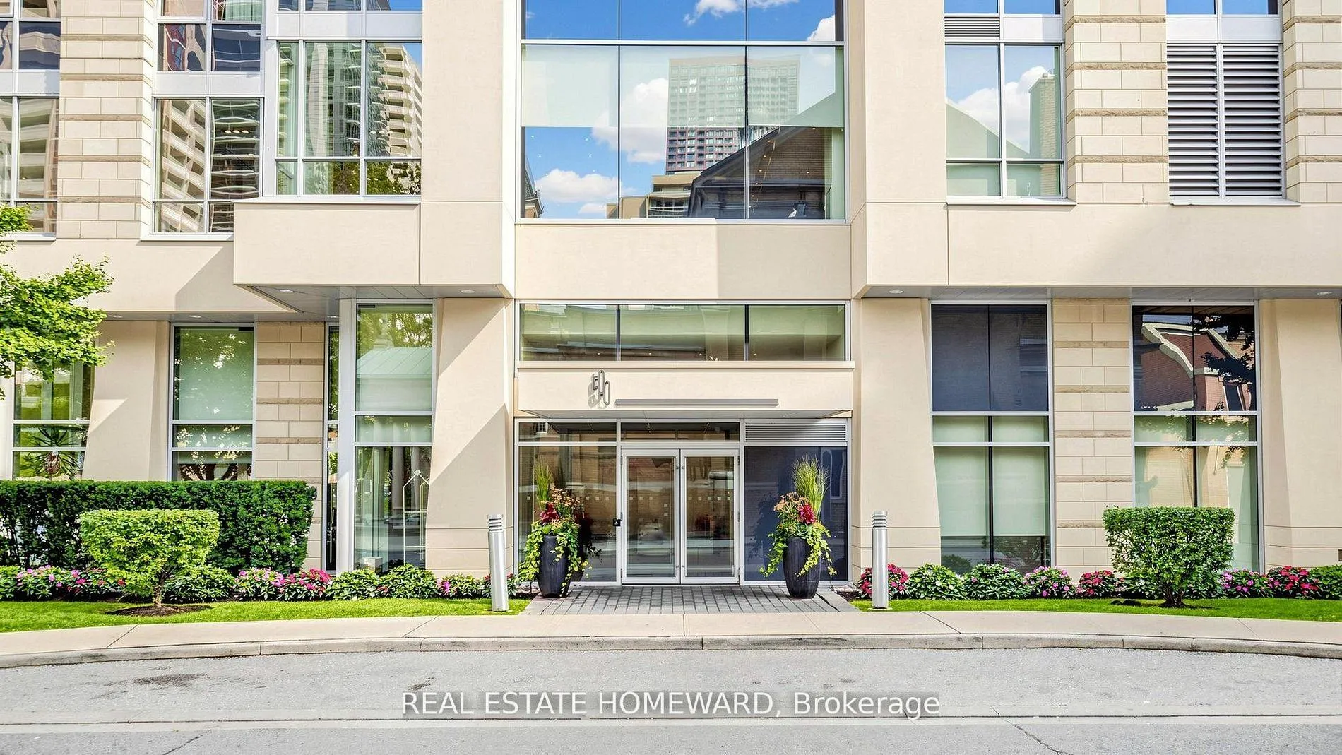 Photo 4 of Unit 503, 500 Sherbourne Street, Toronto, North St. James Town — HOMEH
