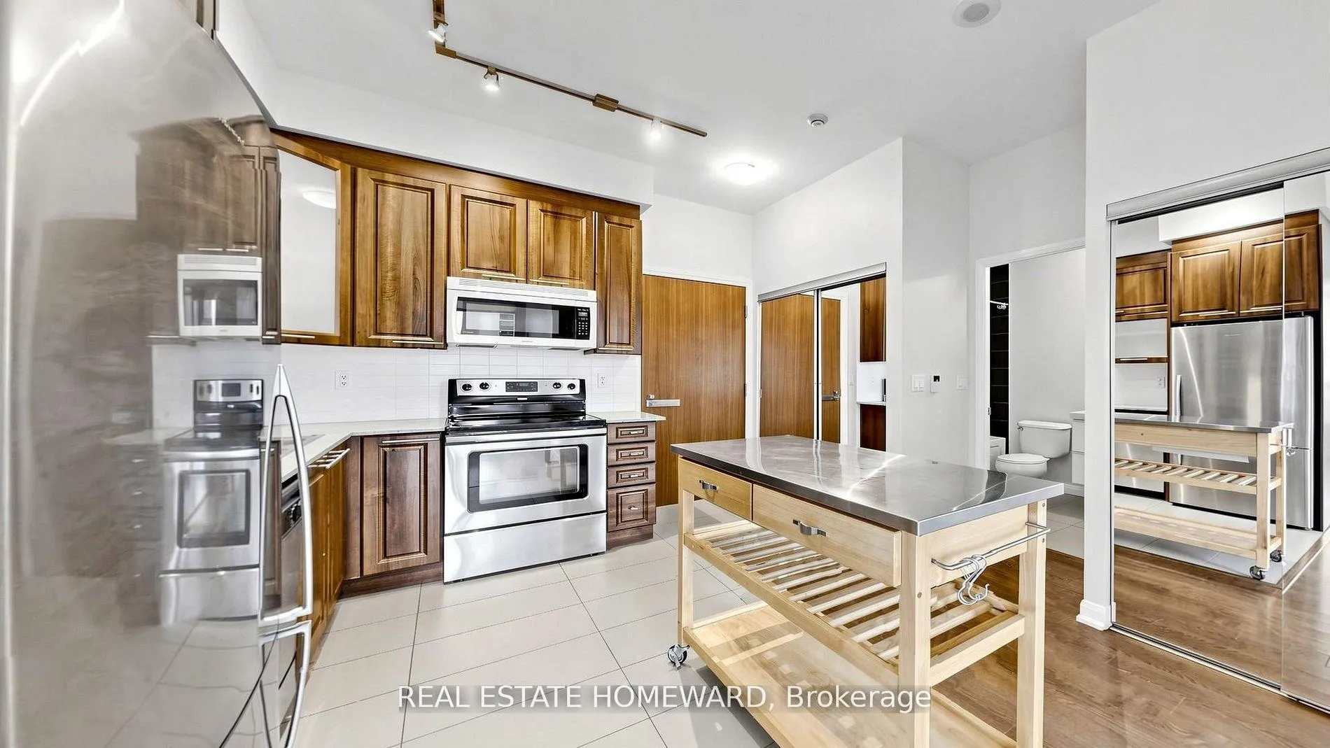 Photo 10 of Unit 503, 500 Sherbourne Street, Toronto, North St. James Town — HOMEH
