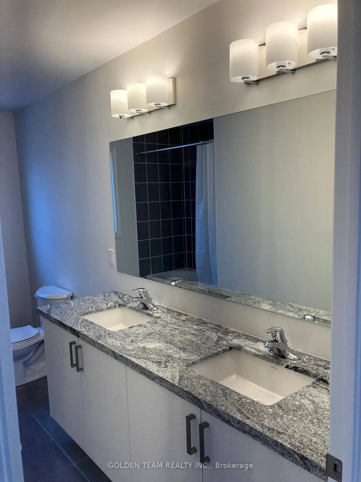 Photo 5 of 225 McKenzie Drive N, Clearview, Stayner — HOMEH