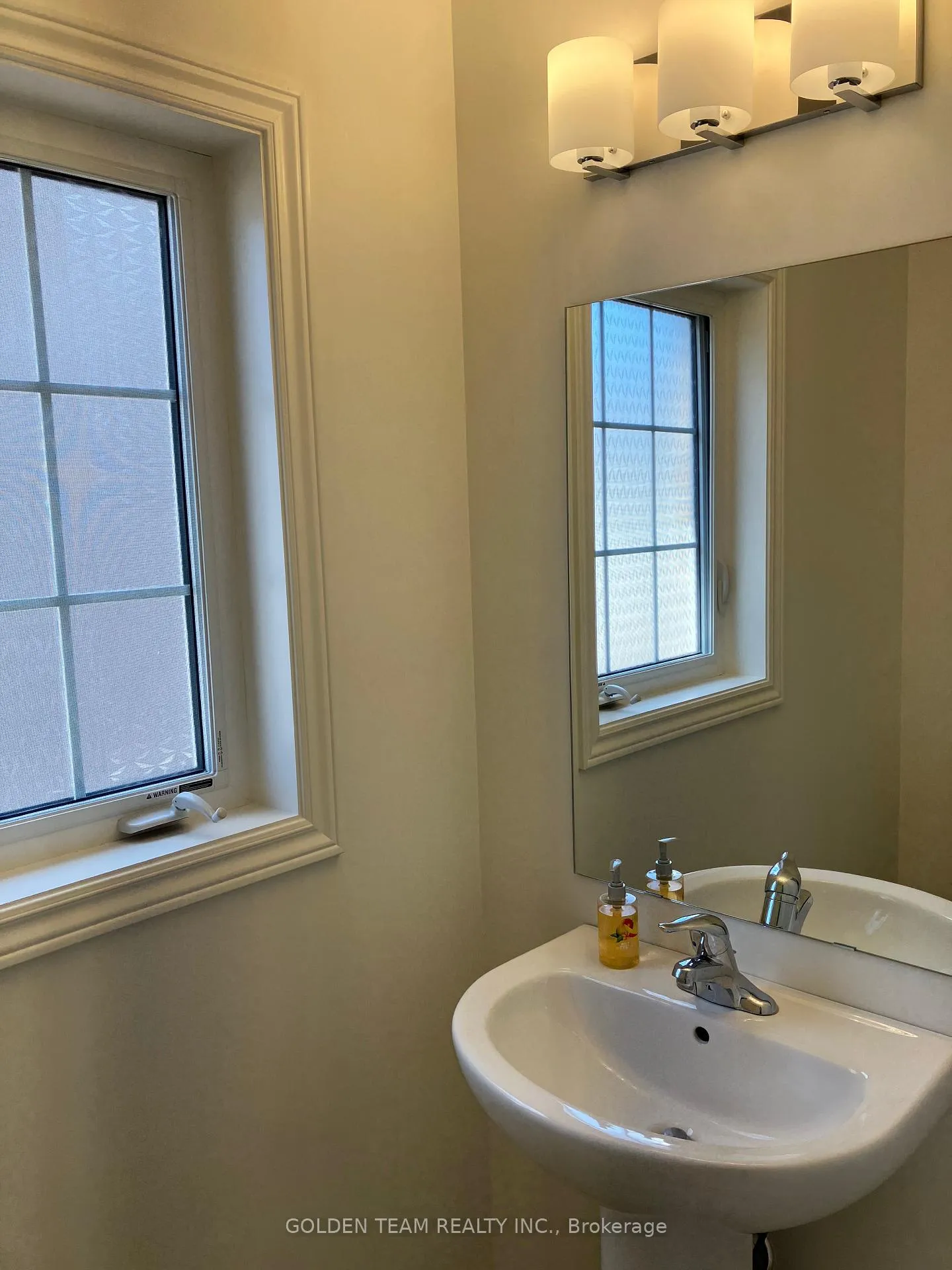 Photo 8 of 225 McKenzie Drive N, Clearview, Stayner — HOMEH
