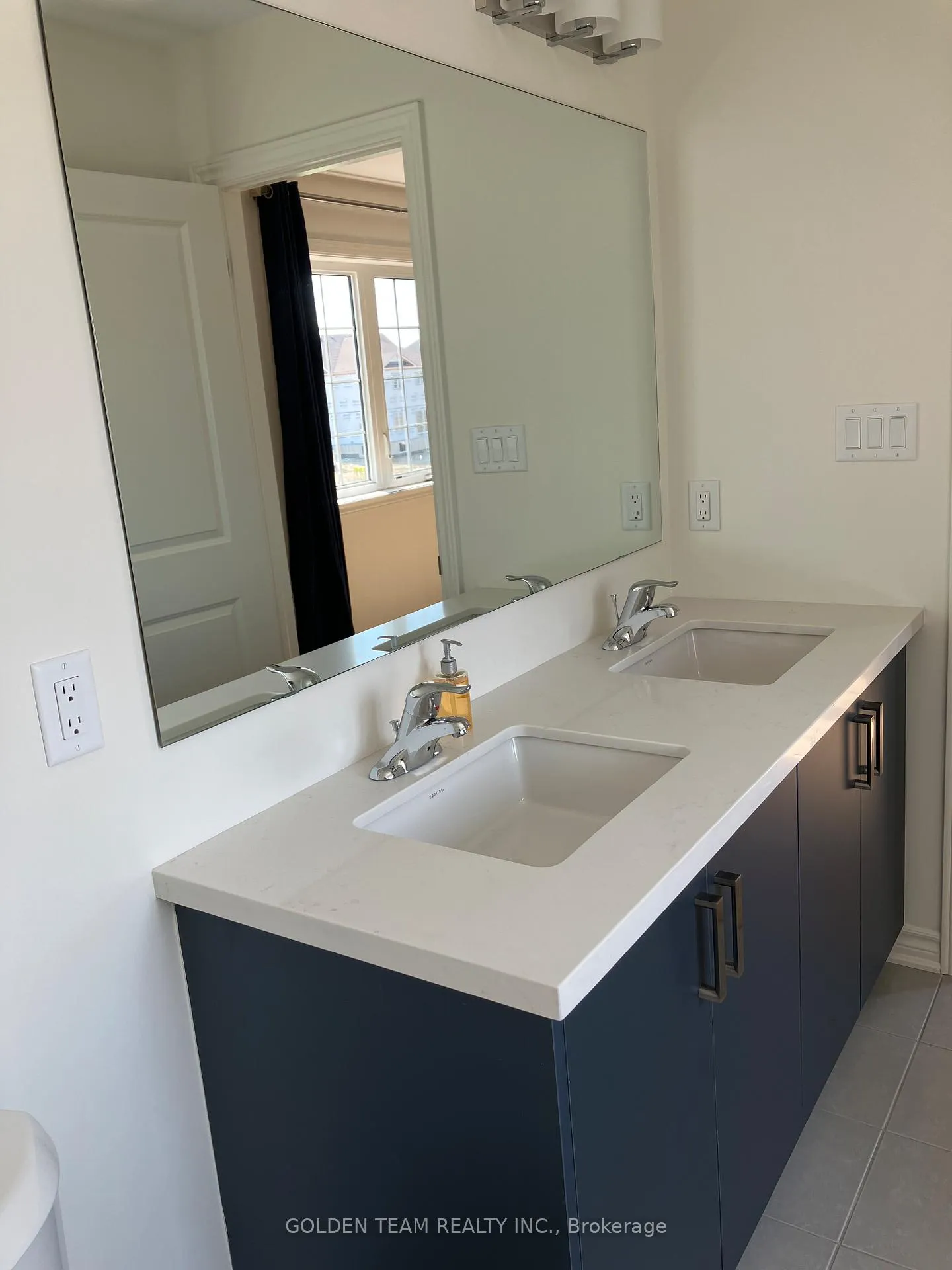 Photo 9 of 225 McKenzie Drive N, Clearview, Stayner — HOMEH