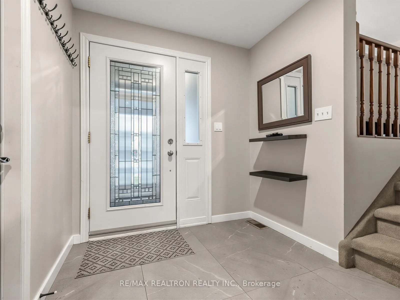 Photo 7 of 1338 Killarney Beach Road, Innisfil, Lefroy — HOMEH