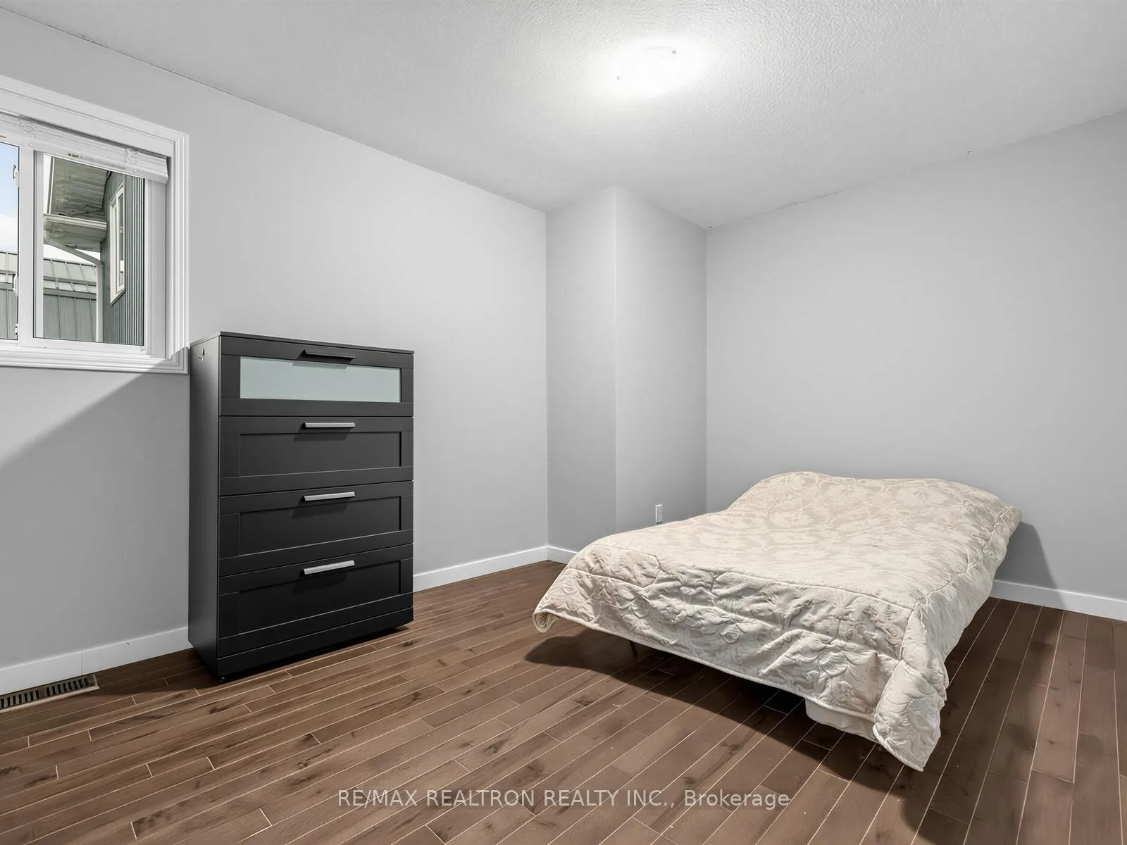 Photo 14 of 1338 Killarney Beach Road, Innisfil, Lefroy — HOMEH