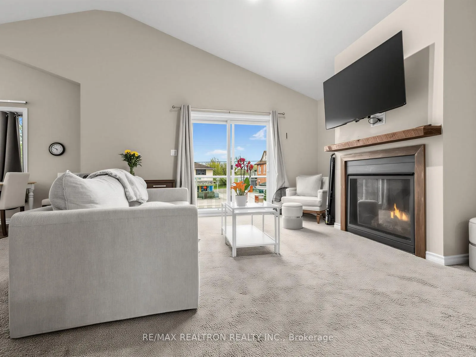 Photo 21 of 1338 Killarney Beach Road, Innisfil, Lefroy — HOMEH