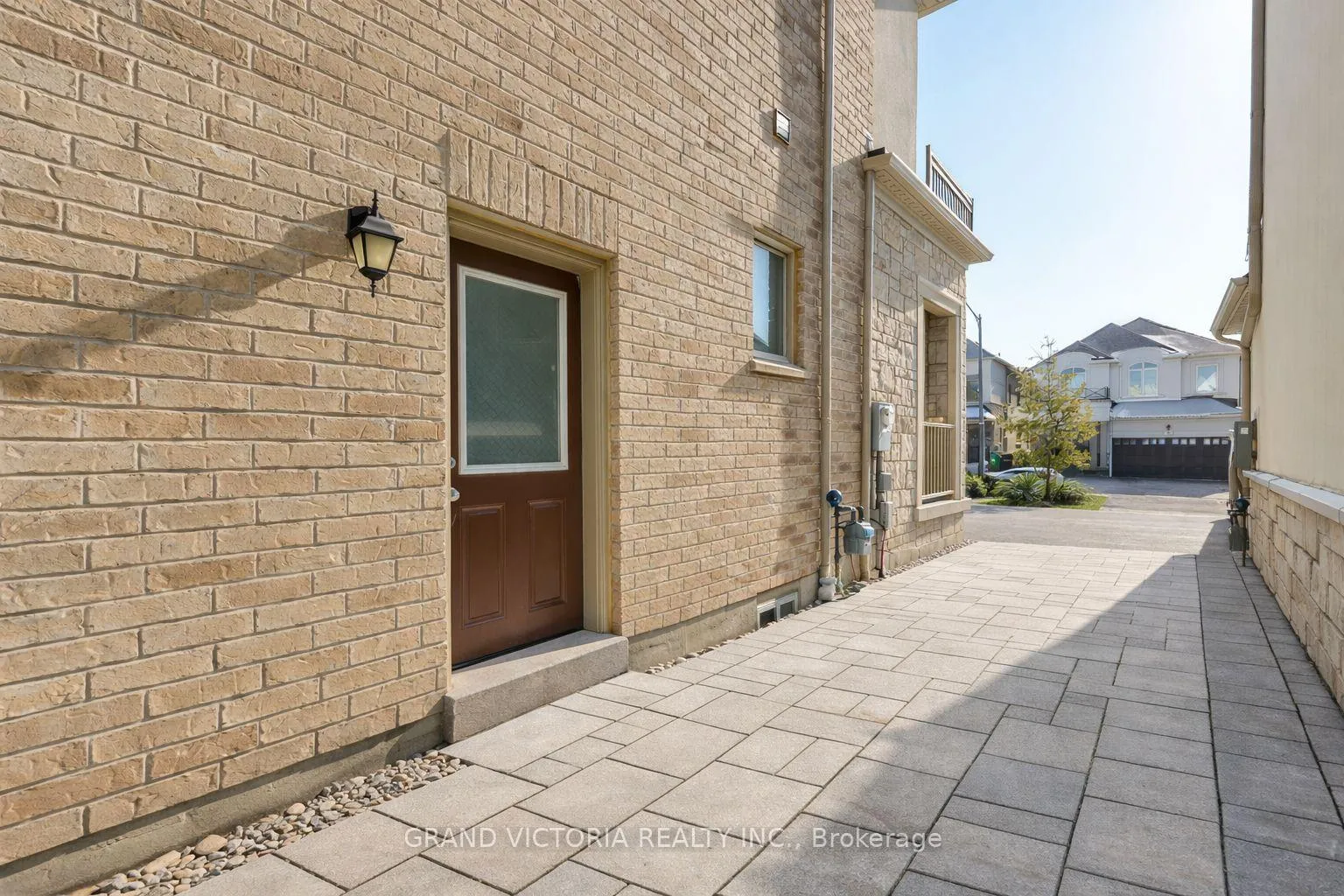Photo 2 of 4 Mussle White Road, Brampton, Bram West — HOMEH