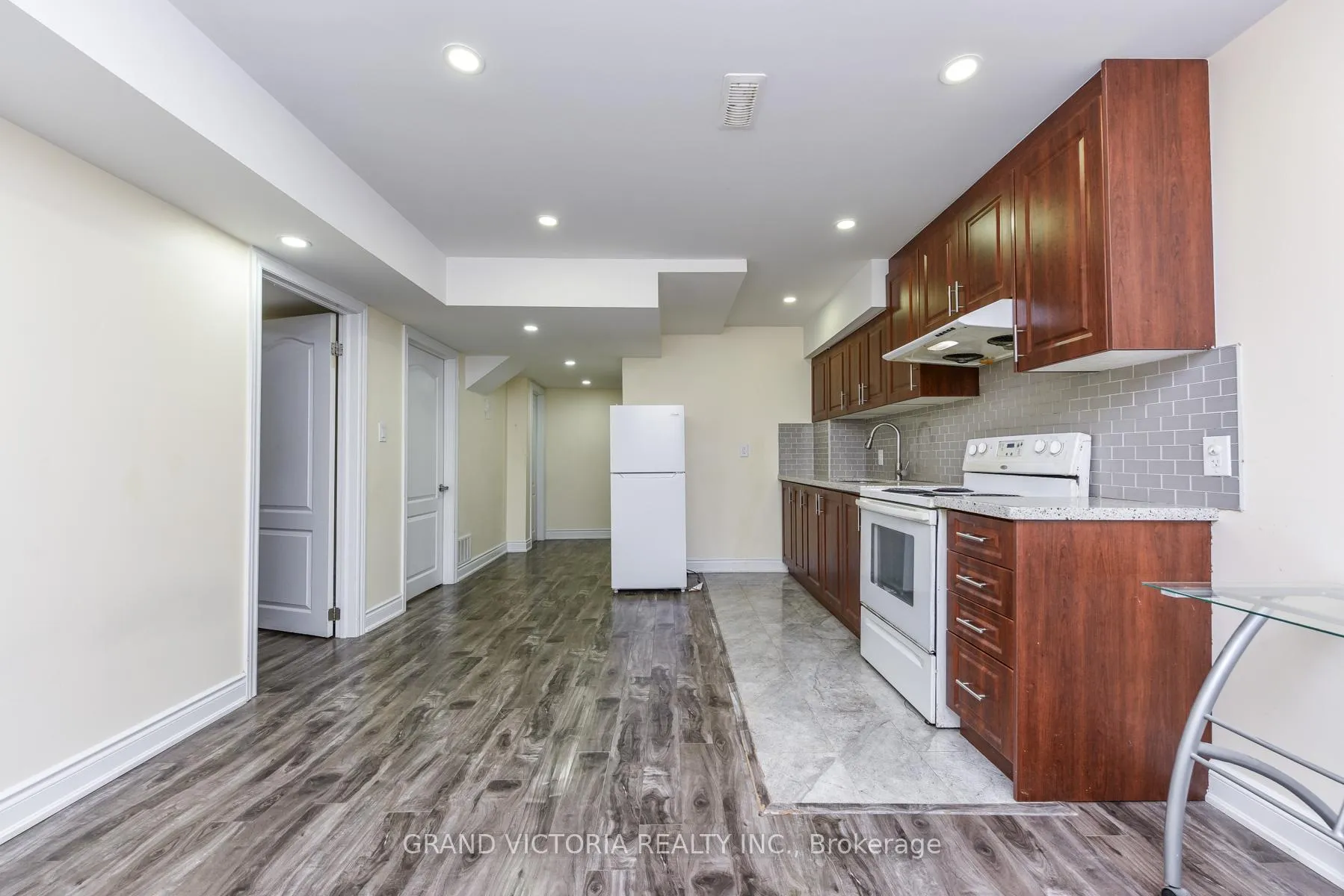 Photo 5 of 4 Mussle White Road, Brampton, Bram West — HOMEH